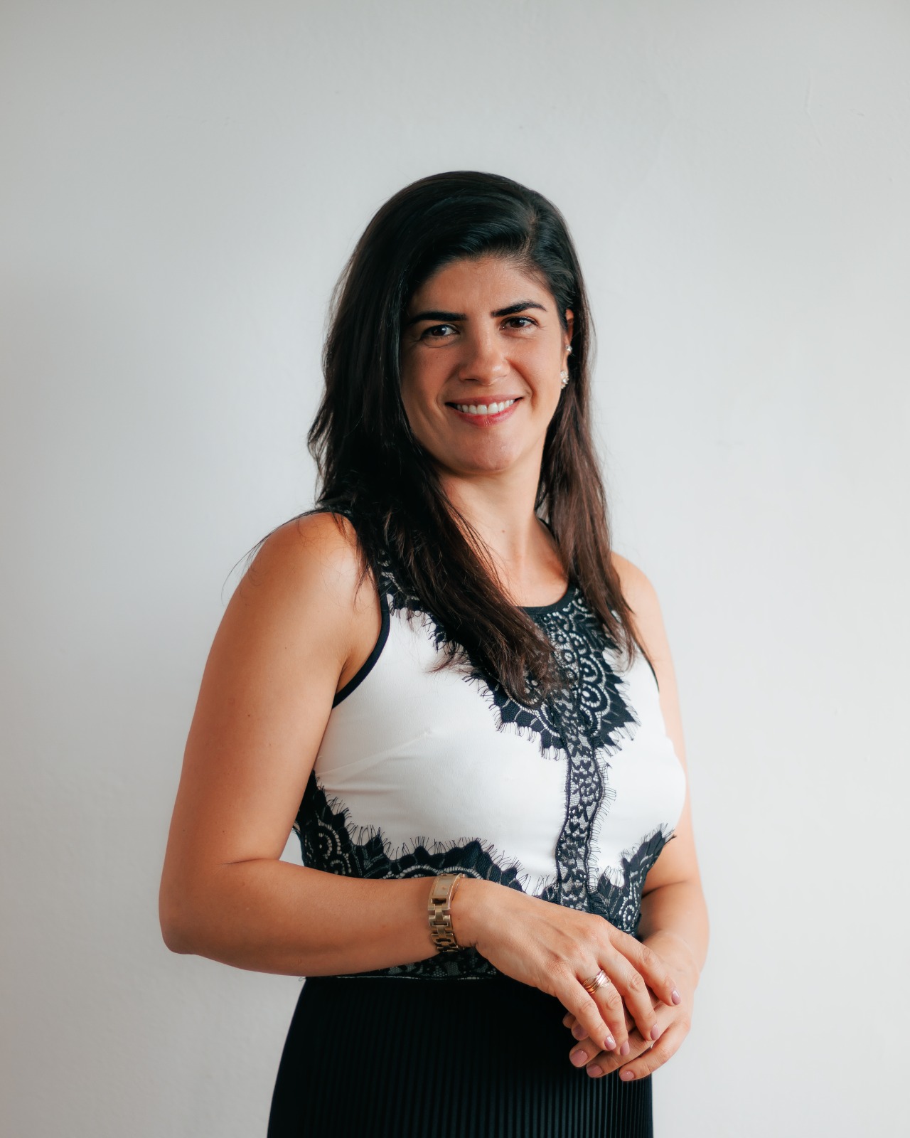 Dra. LUCIANA DE AVELAR SIQUEIRA